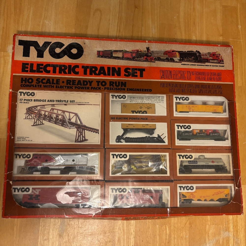 Tyco HO Electric Train Set